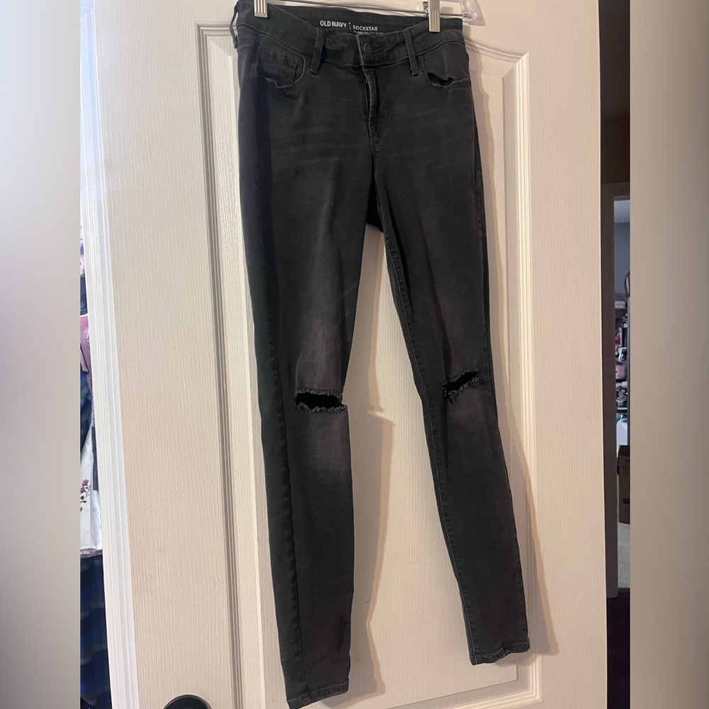 Grey distressed skinny jeans